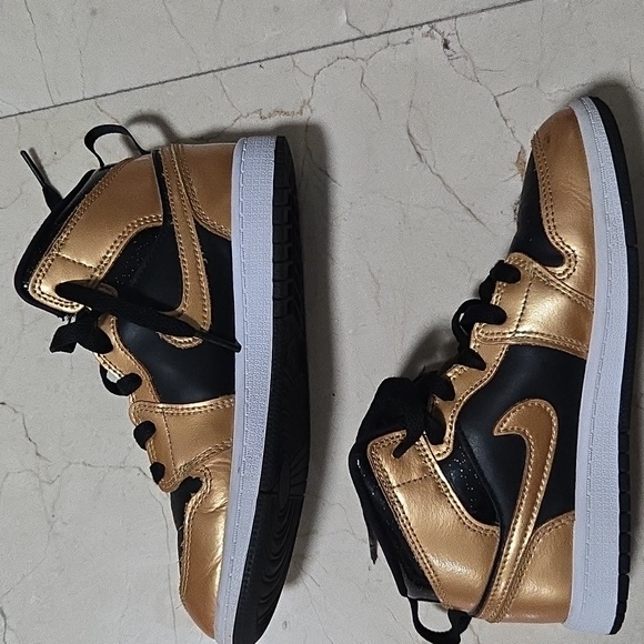 Jordan Retro 1 high OG size 2Y - Picture 1 of 10